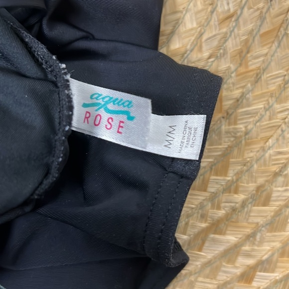 Aqua Rose Floral Prints One Piece Swimsuit Size Medium - Picture 5 of 6